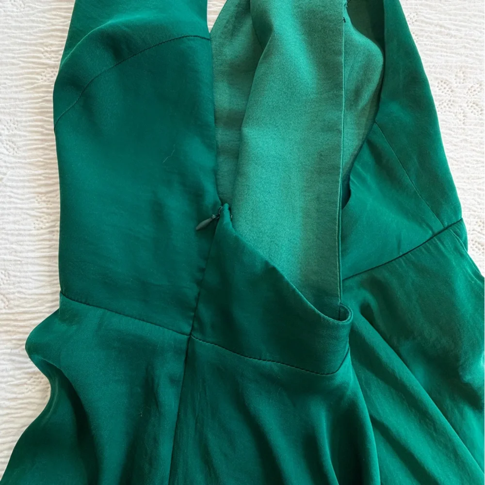 Kimchi Blue Formal Midi Dress emerald green size 8 sleeveless high low - Picture 8 of 15